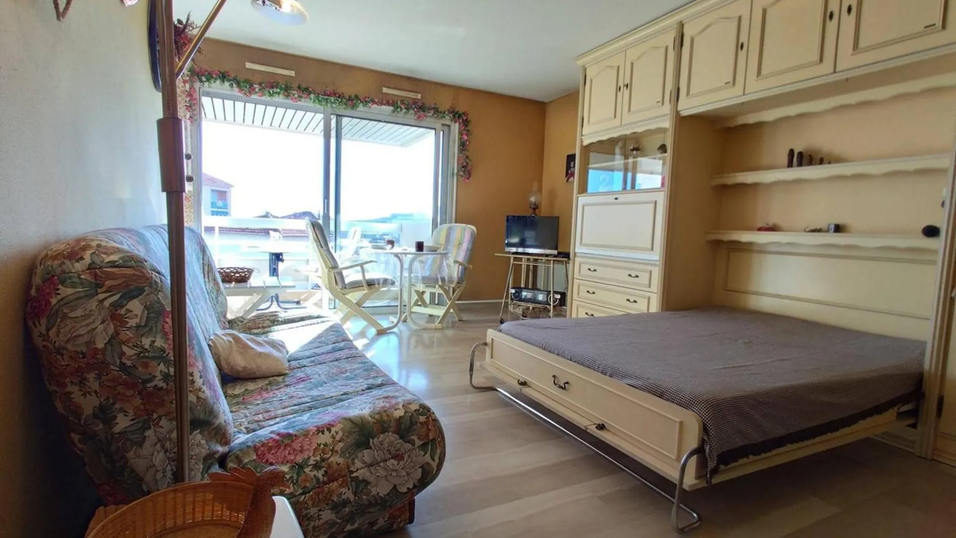 Studio Pour 4 Avec Terrasse Ensoleillee, Parking Privatif, A 250M Des Plages A Antibes - Fr-1-252-153 Apartment